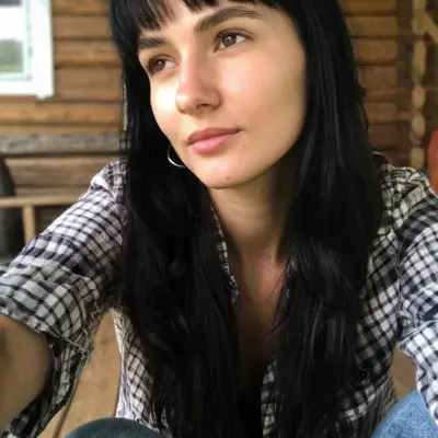 Катя, 25